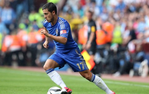 爱游戏-综合格斗赛场焦点！韩国队对阵阿根廷队，意外判罚引发热议，比赛氛围紧张